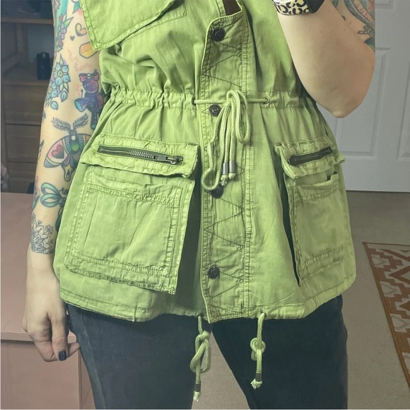Free People We The Free Green Dusty River Gilet Vest Jacket XS Oversize Fit BNWT - Picture 6 of 9